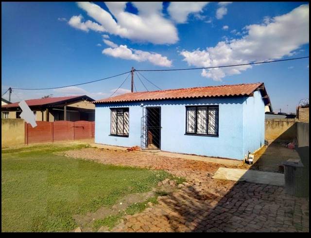 2 BEDROOM HOUSE FOR SALE IN PALM SPRINGS